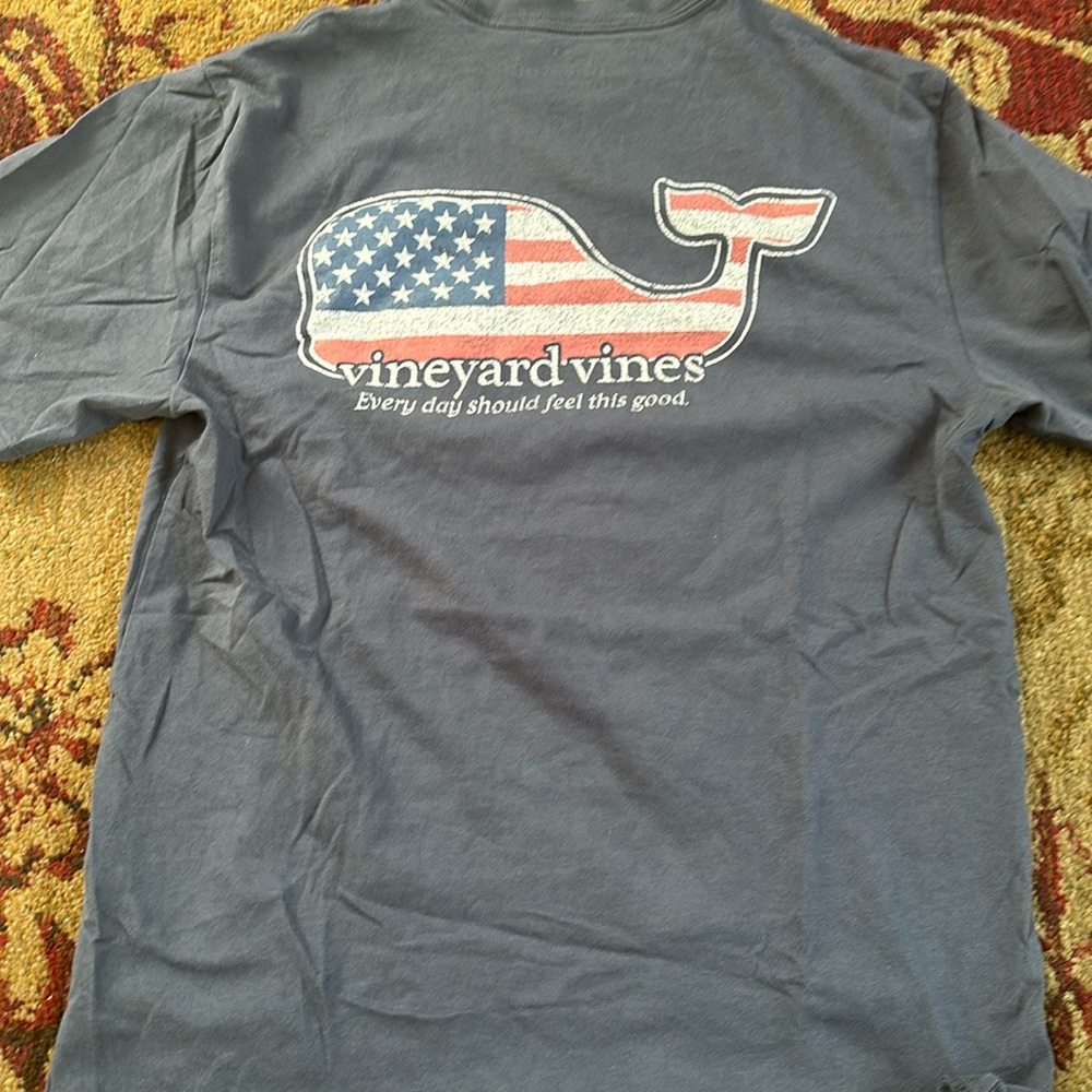 Vineyard vines short sleeve shirt.  XS